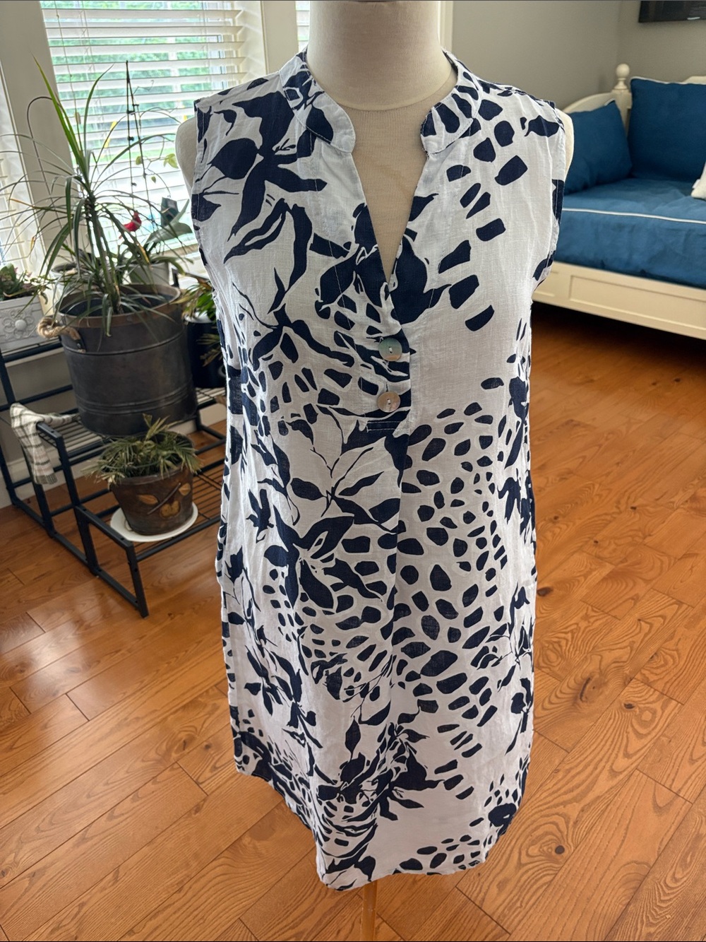 LINEN LUV Sleeveless Navy Floral Print Tunic DRESS - White & Navy. - Picture 2 of 9